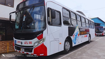 Autobús de empresa LARED, listo para demostración de pago electrónico.