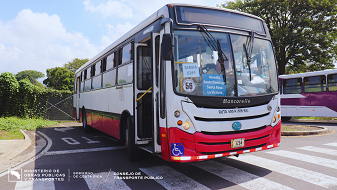 Bus de Santo Domingo-Santa Rosa- La Victoria iniciando su recorrido