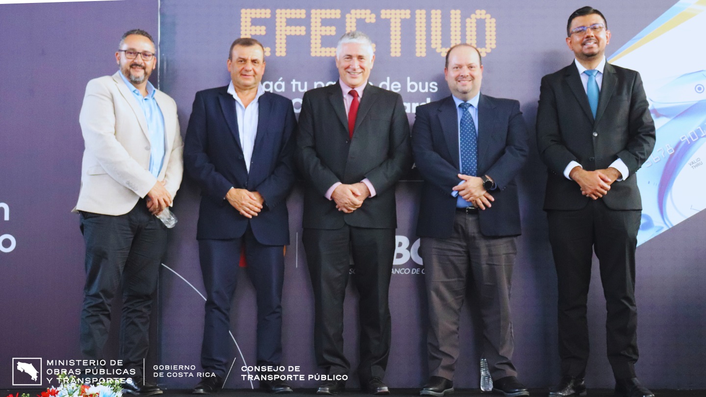 Sr. José Poltronieri, Representante de Autotransportes Desamparados y Autotransportes Los Guido, Sr. Sergio Valverde, Gerente General de Busmi, Sr. Carlos Melegatti del Banco Central de Costa Rica, Sr. Rafael Herrera, Director Ejecutivo del CTP y Sr. Pablo Varela, intendente de ARESEP.